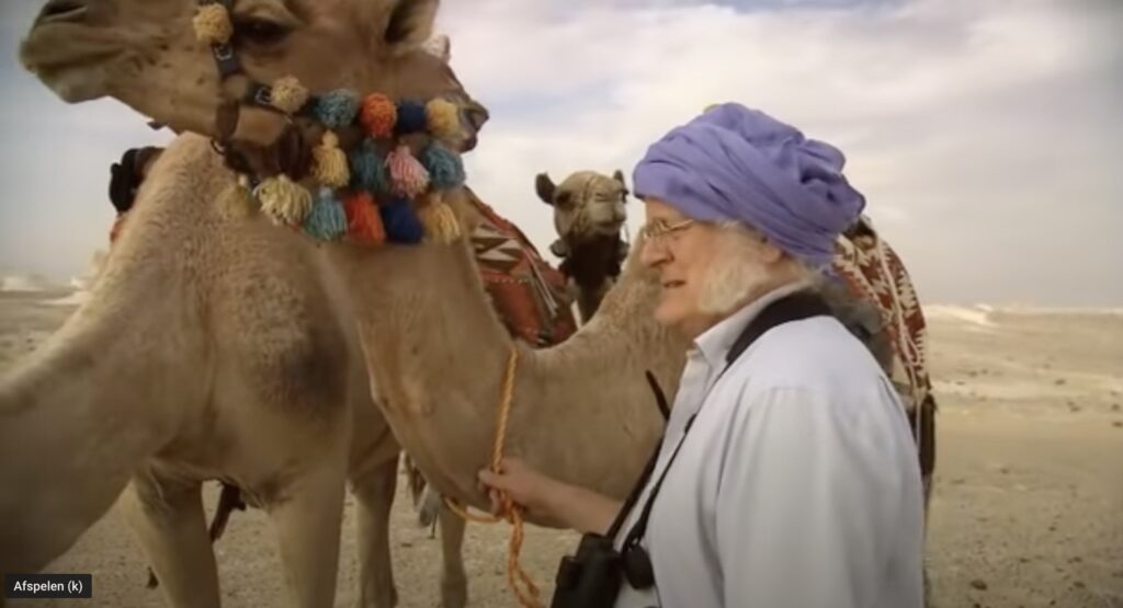 Redmond O'Hanlon op bezoek bij woestijnreiziger Arita Baaijens